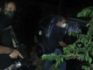 Mobil Taksi Online yang Dibegal Pengusaha Jakarta di Makassar Ditemukan Mobil Taksi Online yang Dibegal Pengusaha Jakarta di Makassar Ditemukan