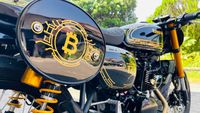 Modifikasi Kawasaki W175 Bergaya Bitcoin Asal Bandung