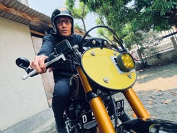 Modifikasi Kawasaki W175 Cafe Racer Pertama Bergaya Bitcoin