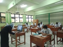 Siswa SMAN 77 Jakarta Senang Bisa Sekolah Tatap Muka Lagi