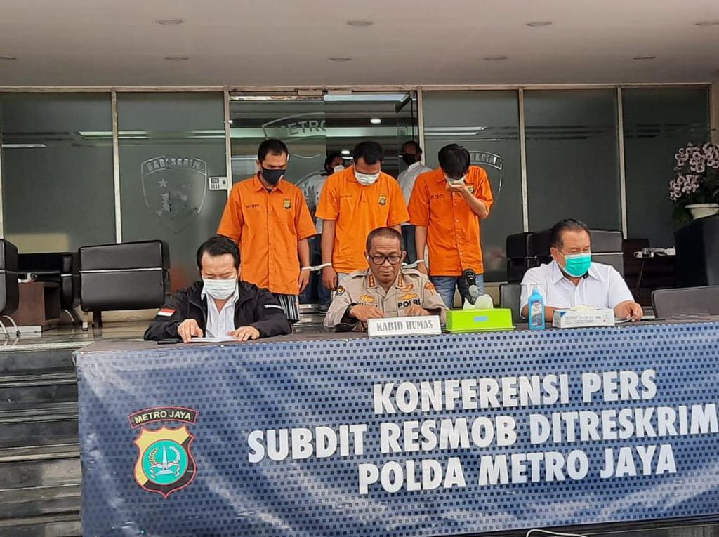 Bikin Kartu Kredit Pakai KTP Palsu, Pria di Jakarta Bobol Bank Rp 360 Juta Bikin Kartu Kredit Pakai KTP Palsu, Pria di Jakarta Bobol Bank Rp 360 Juta