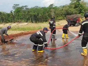 Jelang Kedatangan Jokowi, Jalanan di Kuningan Mendadak Dibersihkan