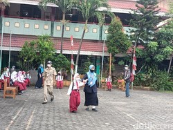 Ortu Ungkap Anaknya Antusias Kembali ke Sekolah: Dia Semangat 45!