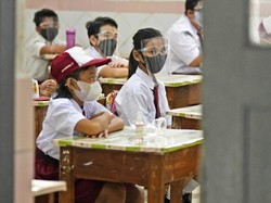 Ragam Cerita Hari Pertama Sekolah Tatap Muka di Jakarta
