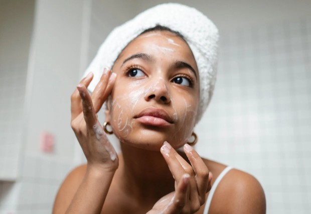 Tidak Gunakan Sabun Wajah Setelahnya