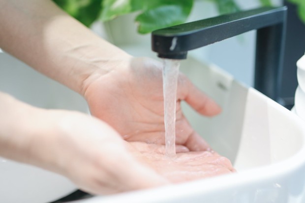 Tidak Mencuci Tangan Terlebih Dahulu