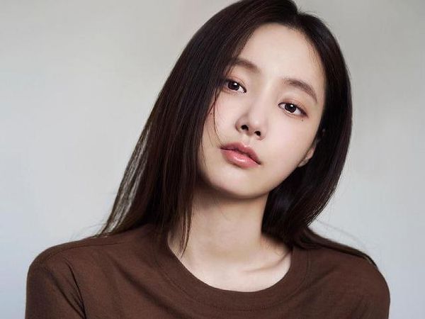 Potret Yeonwoo eks MOMOLAND yang Dikabarkan Pacaran dengan Lee Min Ho