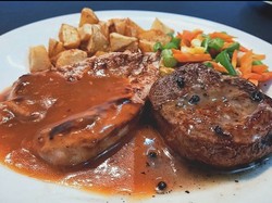 5 Mantan Chef Hotel Berbintang yang Sukses Jualan Steak