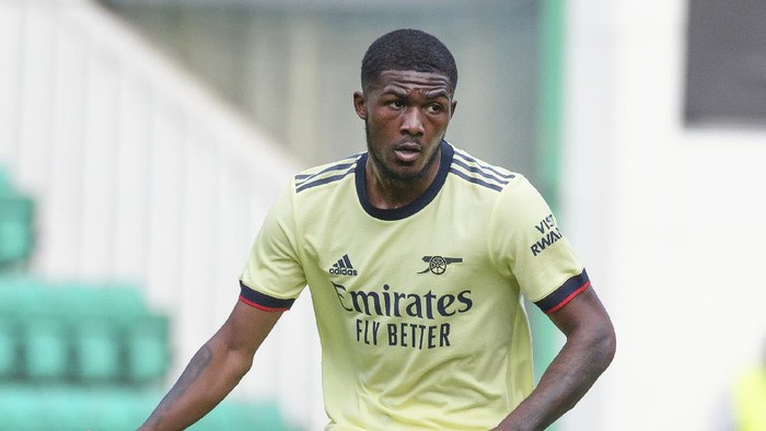 EDINBURGH, SCOTLAND - JULY 13: Ainsley Maitland-Niles of Arsenal during the pre season friendly between Hibernian and Arsenal at Easter Road on July 13, 2021 in Edinburgh, Scotland. (Photo by Steve  Welsh/Getty Images)