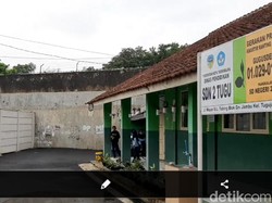 PTM Dimulai, Akses Jalan ke SD di Tasikmalaya Malah Dihalangi Benteng