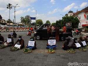 Aksi Turun ke Jalan Refleksi 9 Tahun Keistimewaan Yogyakarta