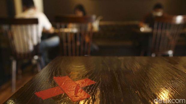 PPKM di Jawa-Bali sepekan kedepan mendapat pelonggaran terutama pada sektor outlet restoran di luar mal. Kini 1.000 restoran di luar mal dapat beroperasi lagi.