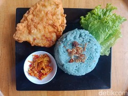 Biru Cantik! Nasi Bunga Telang yang Kaya Khasiat Bisa Dinikmati di Jombang
