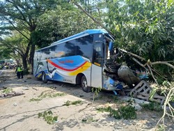 Bus Sugeng Rahayu Tabrak dan Tewaskan Pemotor di Madiun