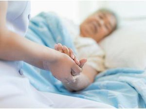 Solusi Beri Kenyamanan Anggota Keluarga yang Sakit Berikut Perawatnya