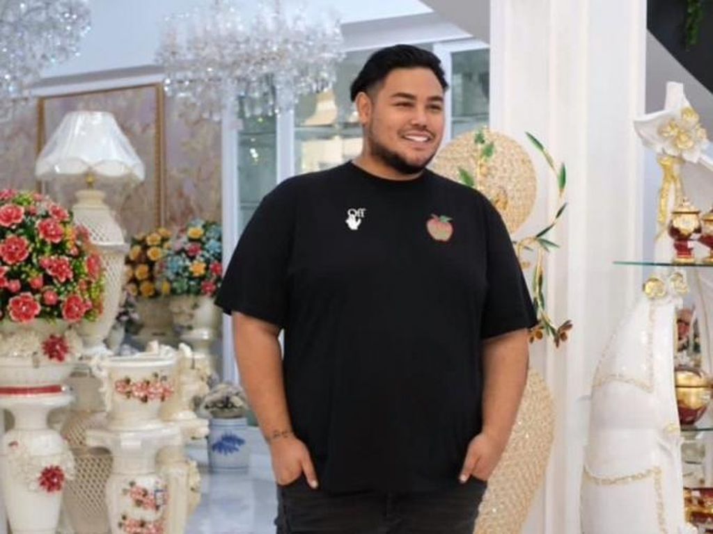 Ivan Gunawan Tepis Hoax Meninggal, Desain Jersey untuk Tim Bola Raffi Ahmad Ivan Gunawan Tepis Hoax Meninggal, Desain Jersey untuk Tim Bola Raffi Ahmad