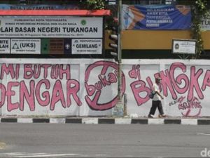 Sandiaga Soal Sweeping Mural: Sistem Penyampaian Aspirasi Gagal Sandiaga Soal Sweeping Mural: Sistem Penyampaian Aspirasi Gagal