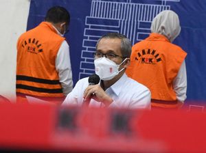 KPK Tetapkan Bupati Probolinggo dan Suami Tersangka TPPU-Gratifikasi