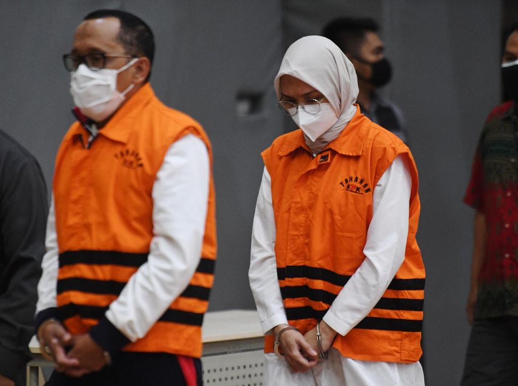 Kasasi Ditolak, Bupati Probolinggo Tetap Dibui 4 Tahun Kasus Suap Jabatan Kasasi Ditolak, Bupati Probolinggo Tetap Dibui 4 Tahun Kasus Suap Jabatan