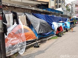 Pencari Suaka Afghanistan Dirikan Tenda Ngungsi di Kawasan Kebon Sirih