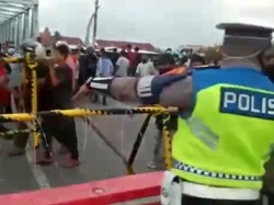 Sejumlah Pengendara Ngamuk Akibat Terjebak Antrean Penyekatan di Lhokseumawe