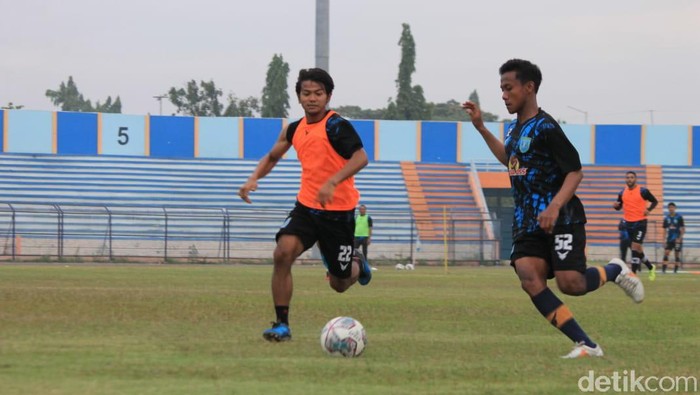 Persela Lamongan mempersiapkan diri melawan PSIS Semarang.