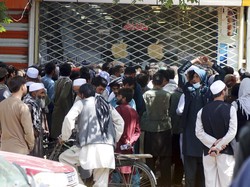 Taliban Larang Warga Afghanistan Pakai Mata Uang Asing