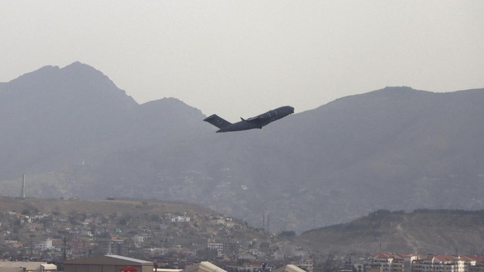 Taliban Umumkan Kemerdekaan, Begini Suasana di Ibu Kota Afghanistan Taliban menyatakan kemerdekaan sarat Afghanistan usai pasukan AS pergi dari negara tersebut. Perginya pasukan AS ini akhiri perang selama 20 tahun di negara itu