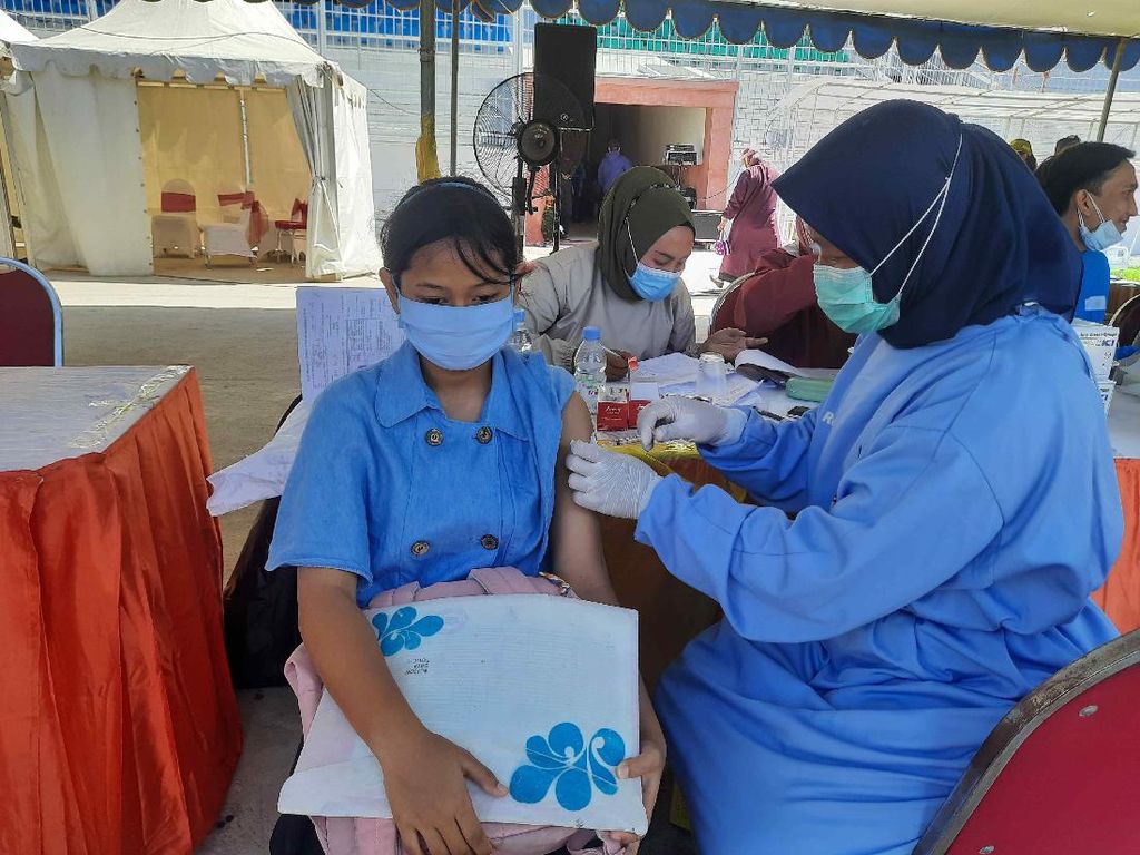 Mumpung Weekend, Yuk Warga Surabaya yang Belum Vaksin Cek Lokasinya