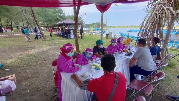 Foto: Vaksinasi di Tempat Wisata Rasanya Asyik Juga