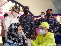 Vaksinasi 30 Ribu Dosis Jadi Kado Terindah HUT ke-827 Trenggalek