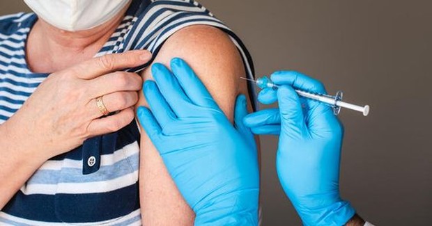 Vaksinasi Covid-19 harus dilakukan.