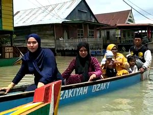 Ketinggian Air Terus Naik, Warga Terdampak Banjir di Sidrap Mengungsi