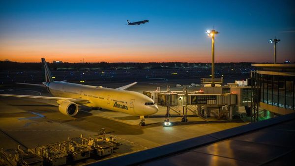 74 Tahun Mengudara, Maskapai Alitalia Gulung Tikar