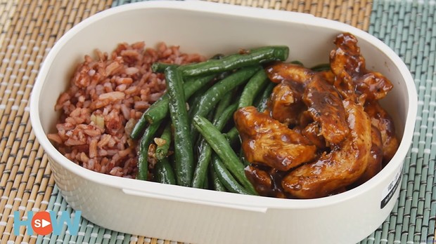 Ayam lada hitam untuk bekal ke kantor | Foto : Youtube/SKWAD Fitness