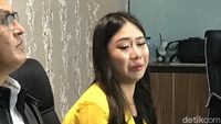 Curhat Kronologi Penganiayaan, Ayu Thalia Menangis