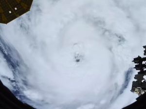 Penampakan Badai Topan Dahsyat Ida dari Antariksa Penampakan Badai Topan Dahsyat Ida dari Antariksa