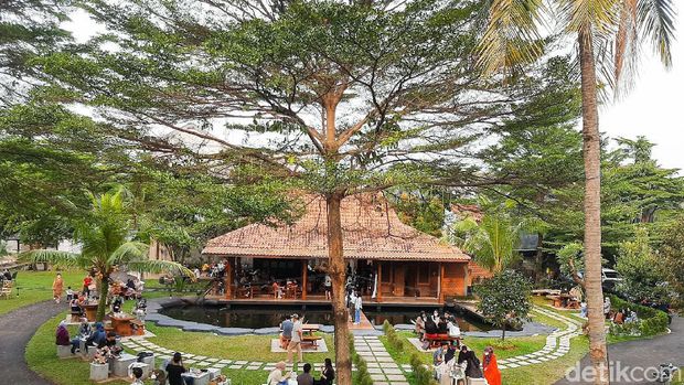 Bi Coffee, Kafe dengan Suasana Sejuk ala 'Puncak' di Tangerang Selatan