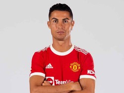 Tiba di Manchester, Ronaldo Karantina Dulu Gabung MU Kemudian