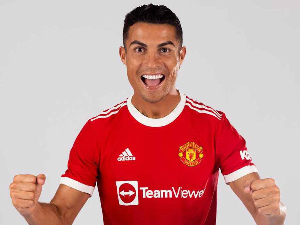Terungkap! Jersey MU Ronaldo Lebih Laku dari Jersey PSG Messi (dok Manchester United)