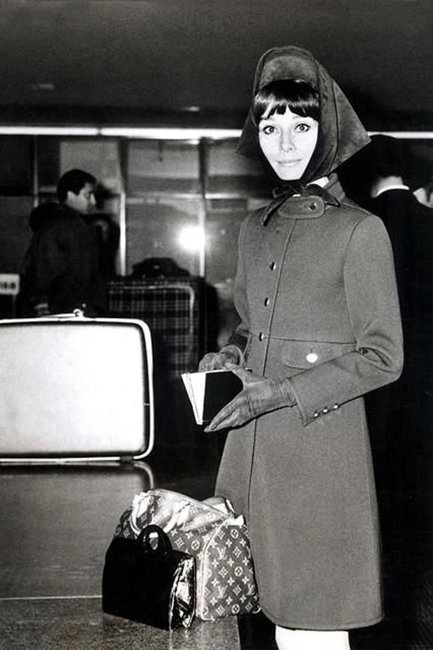 Audrey Hepburn dan Louis Vuitton Speedy 25/