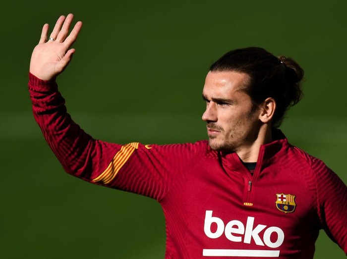 Satu lagi transfer besar di bursa transfer musim panas 2021. Barcelona resmi melepas Antoine Griezmann untuk kembali ke Atletico Madrid!