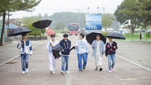 Tonton Episode 7 iKONs Type: One Summer Night di Sini!