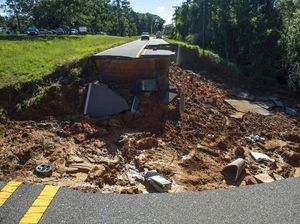 Jalan di Mississippi Putus Akibat Badai Ida Jalan di Mississippi Putus Akibat Badai Ida