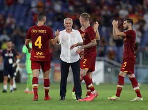 Mourinho Cuma Mau Bikin Roma Bahagia, Tak Pikirkan Rekor Allegri