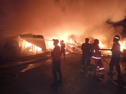 Puluhan Kios PKL di Merangin Jambi Hangus Terbakar