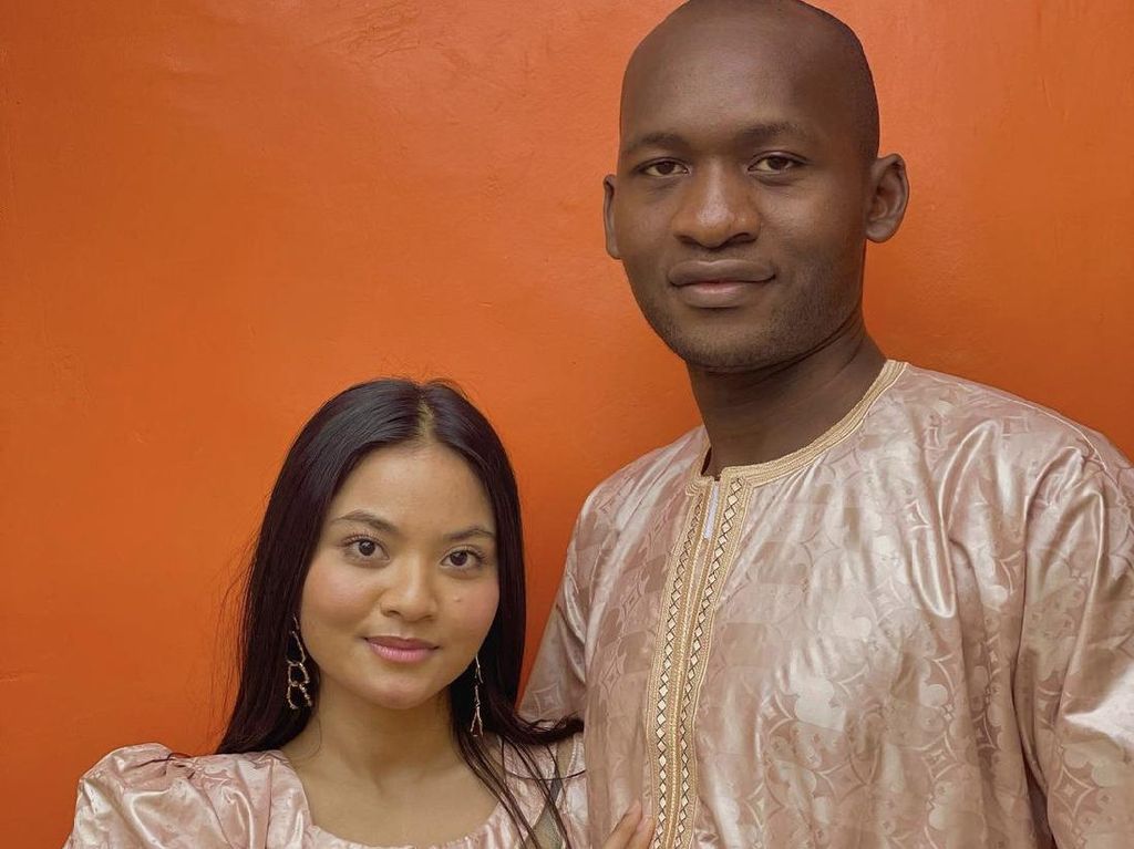 Wanita Ini Dulu Viral Dinikahi Pria Afrika yang Baru Dikenal, Begini Nasibnya Wanita Ini Dulu Viral Dinikahi Pria Afrika yang Baru Dikenal, Begini Nasibnya