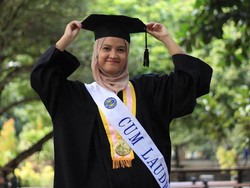 Kisah Fahayu Bisa Lulus Cumlaude, Padahal Baru Bisa Baca-Tulis Kelas 6 SD