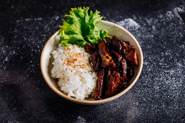 Menu daging teriyaki dari masakan Jepang | Foto : freepik/azerbaijan-stockers