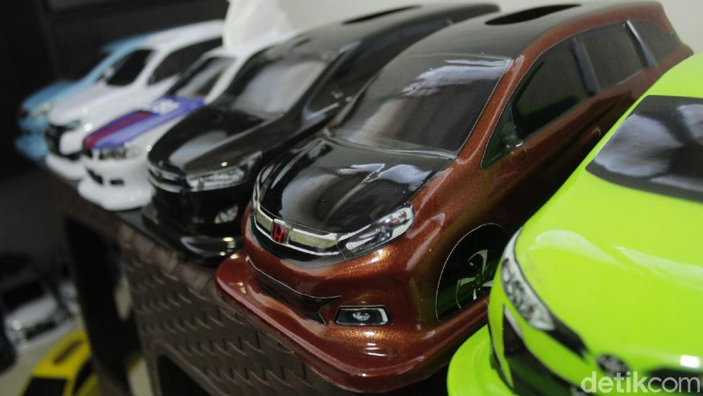 Mobil Kotak Tisu Buatan Bandung Ini Gaspol Sampai ke Dubai